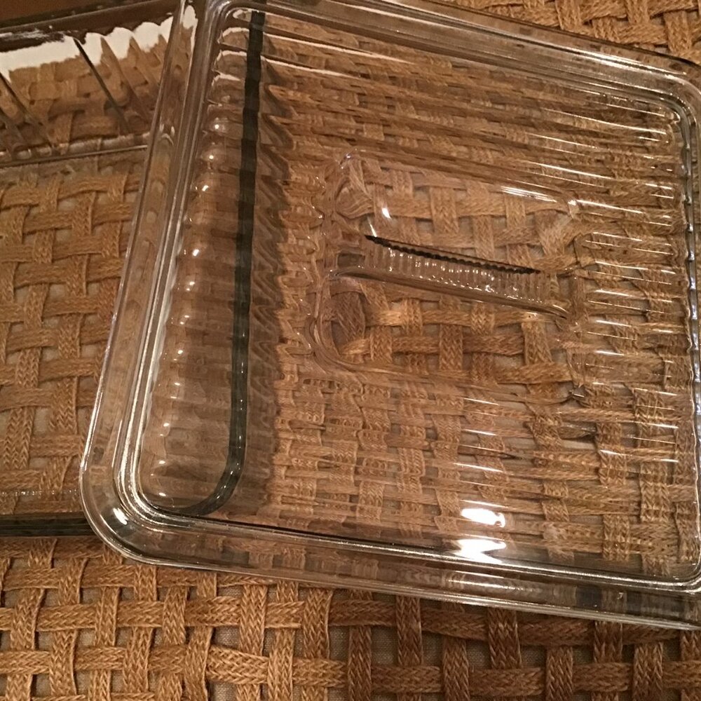 Anchor Hocking glass fridge box with lid - Picture 3 of 3